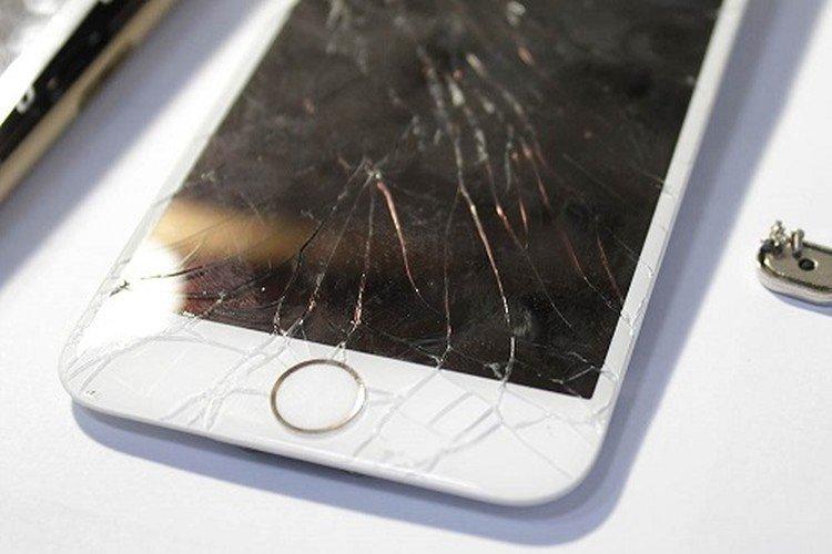 Как снять разбитое защитное стекло с телефона