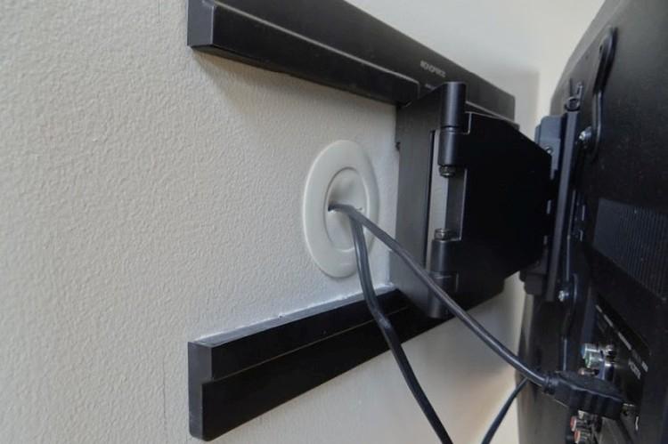 Прячем провода в стене - как спрятать провода от телевизора