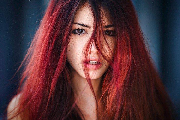 Красные волосы - Какой цвет волос подходит к карим глазам
