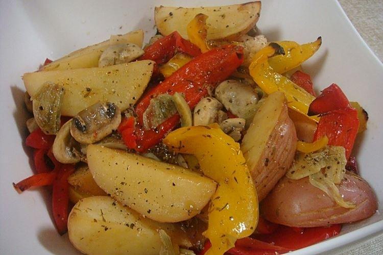Картошка с грибами и сладким перцем на сковороде - рецепты