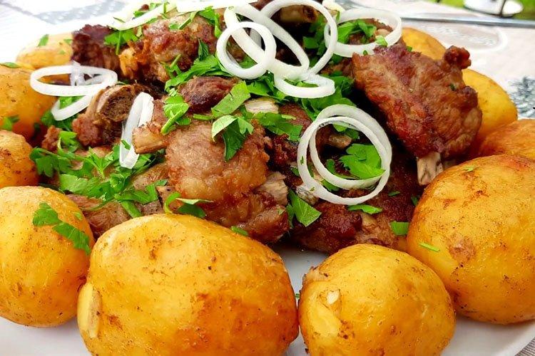Картошка с мясом в имбирном соусе в духовке - рецепты