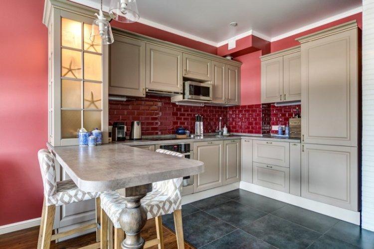 Красный цвет в интерьере кухни - фото