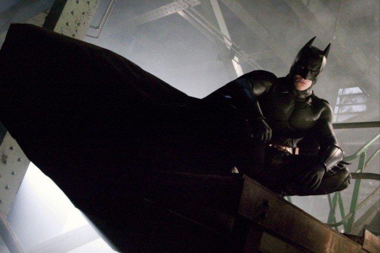 Бэтмен начало - Лучшие фильмы про супергероев