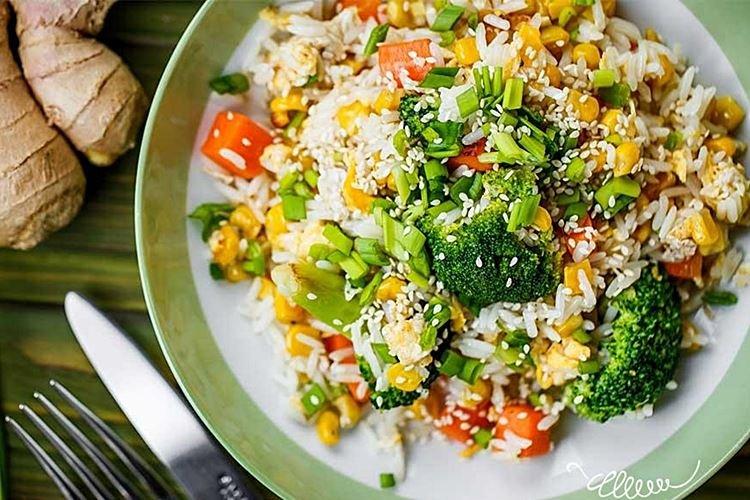 Рис с овощами - гарнир на Новый год 2021