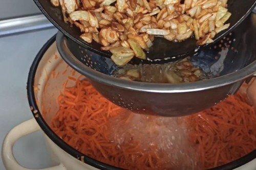 Морковь по-корейски на зиму в банках в домашних условиях - пошаговый рецепт