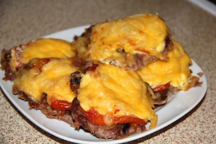 Мясо по французски в духовке из свинины с картофелем и сыром рецепт с фото