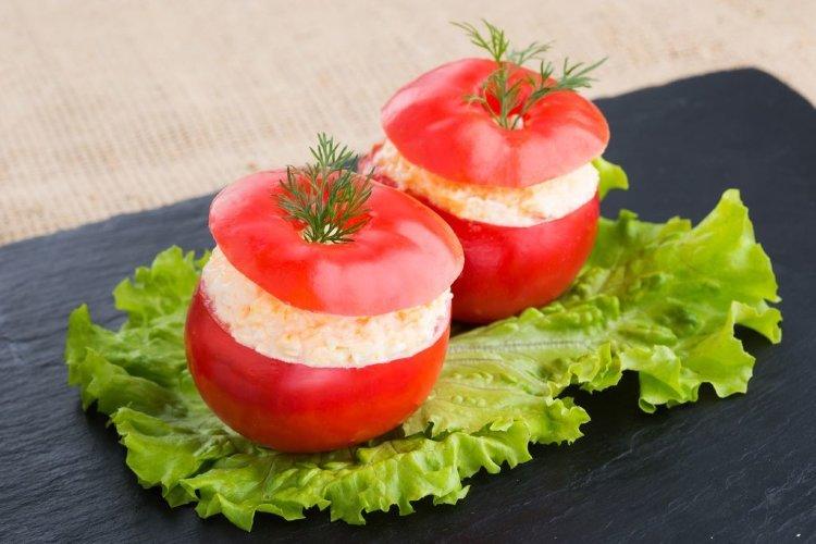 Фаршированные помидоры - Новогодние закуски рецепты
