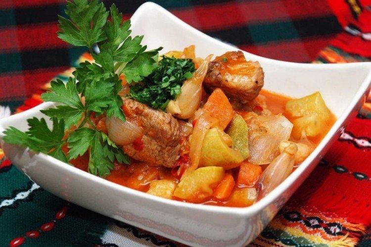 Рагу в мультиварке с мясом с картошкой и овощами рецепт с фото пошагово