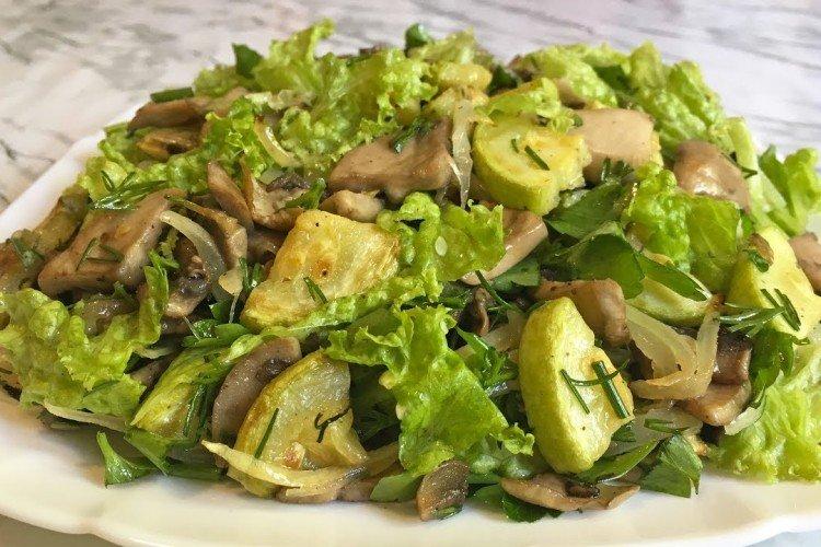 Теплый овощной салат с кабачками - рецепты