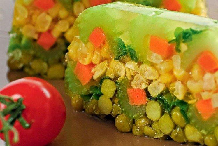 Овощной салат в желе Пестрые шары - рецепты