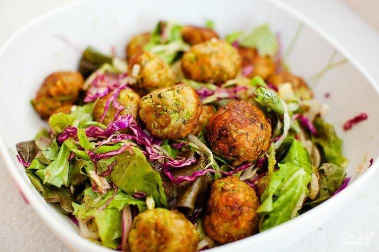 Овощной салат с хрустящими шариками - рецепты