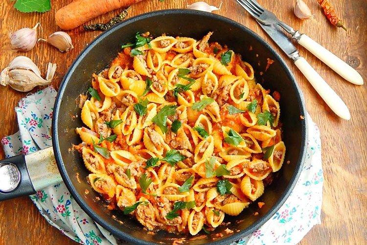Паста в сливочном соусе со шпинатом и красной рыбой рецепт и Ужин или обед за 15 минут! Спагетти с грибами и креветками в сливочном соусе! Это невероятно вкусно!⁠⁠