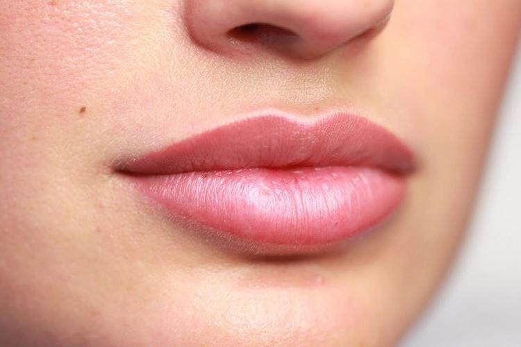 Светлый кайал - Техники перманентного макияжа губ
