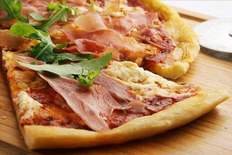 Пицца с пармской ветчиной и маскарпоне - Рецепт пиццы в духовке в домашних условиях