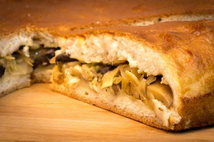 Пирог с капустой и маринованными грибами в духовке - рецепты