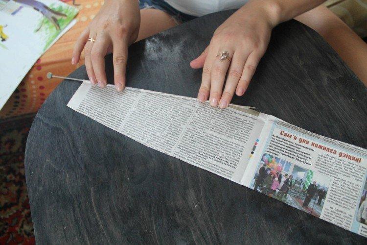 Как скрутить газетные трубочки - Плетение для начинающих