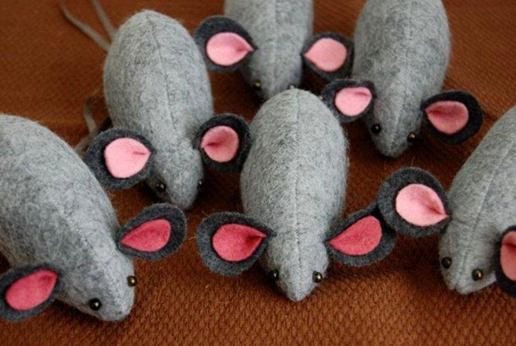 Новогодняя крыса из фетра - Подарки на Новый год 2020 своими руками