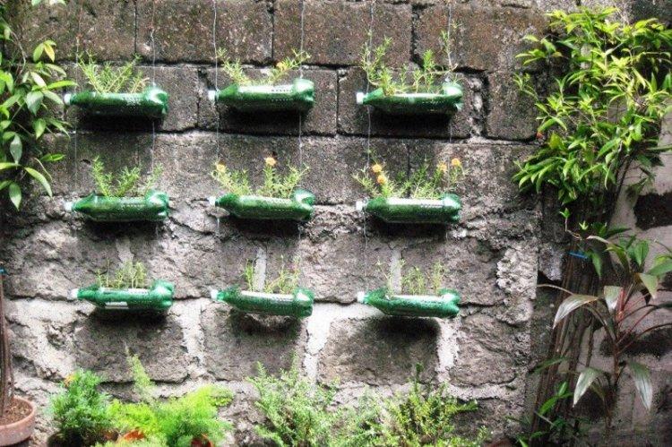 Зеленая стена - Поделки из пластиковых бутылок своими руками