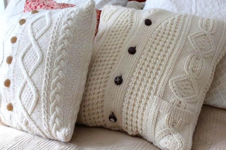 Декоративные подушки из свитера - Поделки из старых вещей своими руками