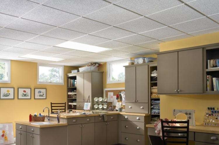 Подвесной потолок на кухне - фото
