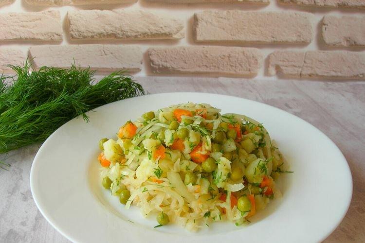 Постный картофельный салат с квашеной капустой - рецепты