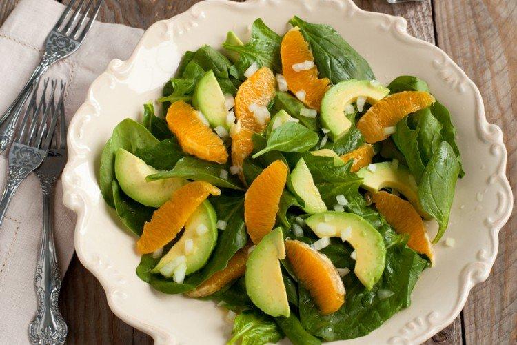 Салат с апельсинами и шпинатом - Простые и вкусные салаты на все случаи жизни