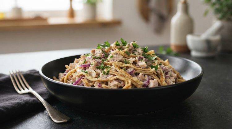 Итальянский салат с копченой курицей и блинчиками