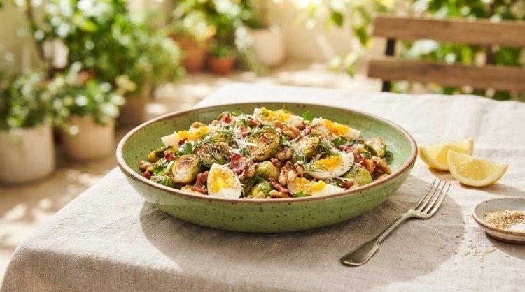 Теплый салат с брюссельской капустой