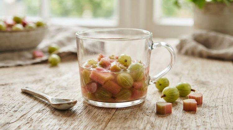 Компот из ревеня и крыжовника