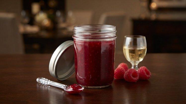 Конфитюр из малины с белым вином