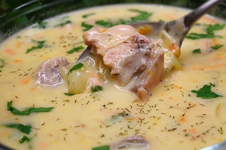 Рыбный суп из консервированной горбуши со шпинатом - рецепты