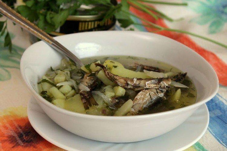 Ароматный суп со шпротами - Рыбный суп из консервов рецепты