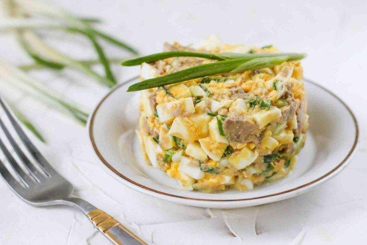 Салат из печени трески и яиц - рецепты