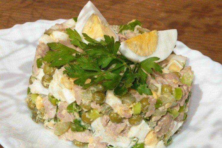 Салат из печени трески с горошком - рецепты