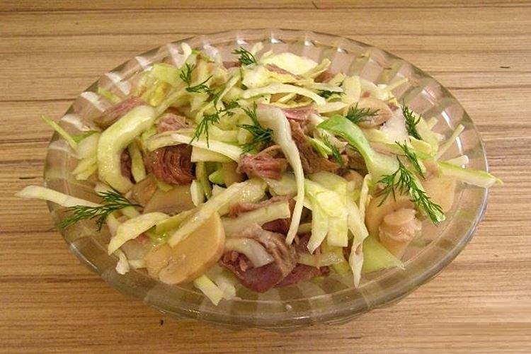 Салат из свежей капусты и говядины - рецепты
