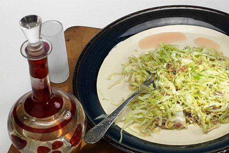 Салат из свежей капусты с анчоусами - рецепты