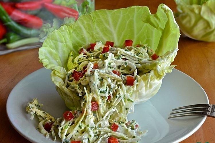 Салат из свежей капусты с брынзой - рецепты