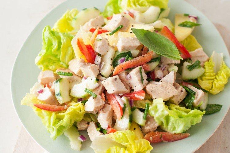 Салат из копченой курицы с овощами - рецепты