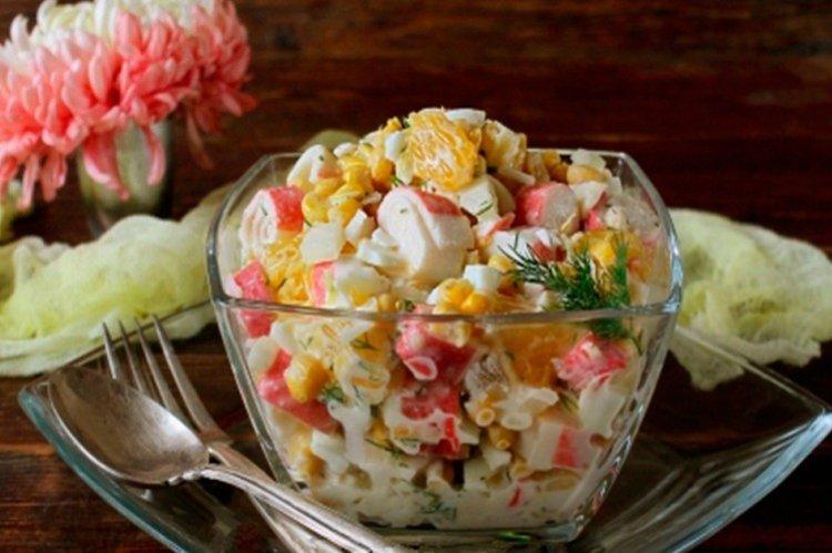 Салат с крабовыми палочками, капустой и апельсином - рецепты