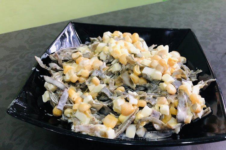 Салат «Япония» с морской капустой - рецепты