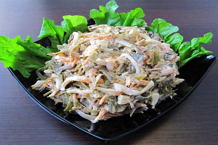 Пестрый салат из морской капусты - рецепты