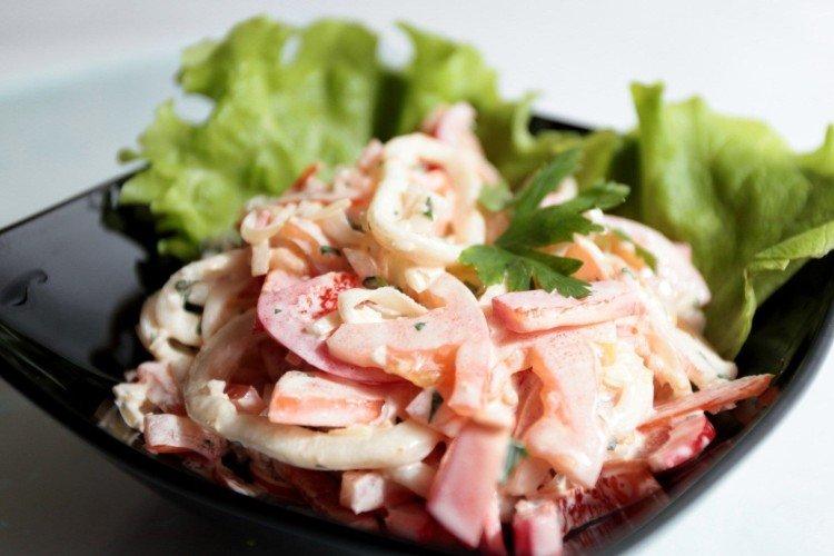 Быстрый салат с кальмарами - рецепты