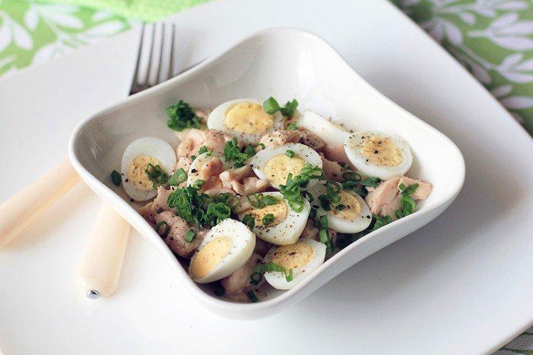 Салат с кальмарами и перепелиными яйцами - рецепты