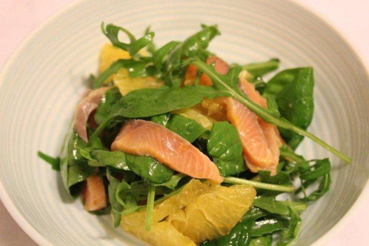 Салат с красной рыбой и апельсинами - рецепты