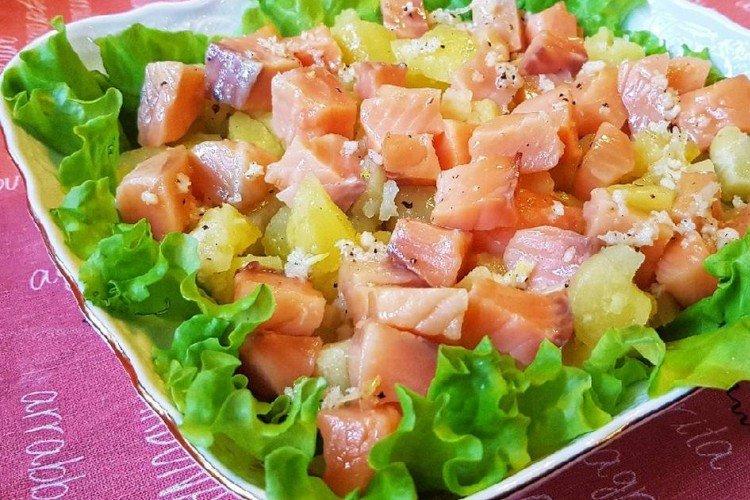 Приготовление салатов с красной рыбой: техники, секреты и рекомендации