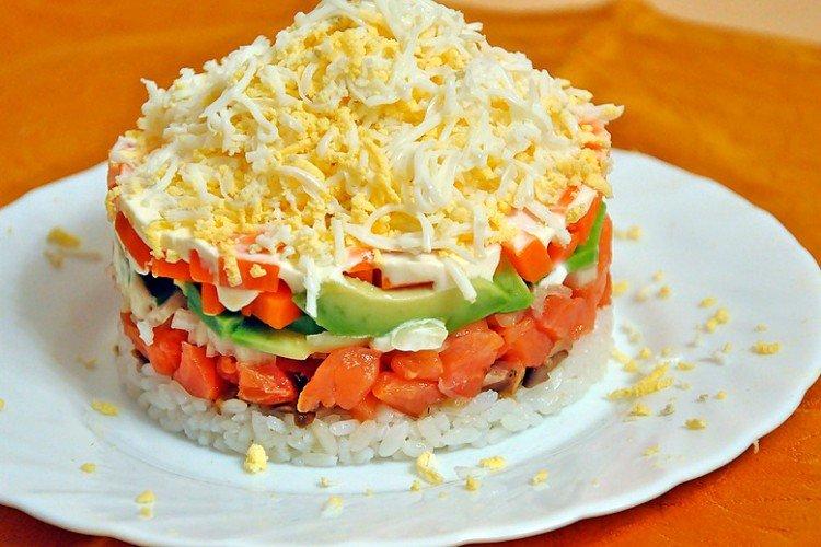 Салат рулет с красной рыбой и морковью рецепт с фото