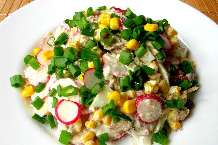 Салат с кукурузой и грибами - рецепты