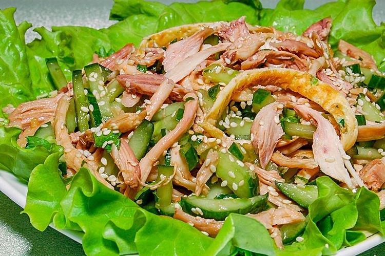 Салат с курицей и огурцами - рецепты