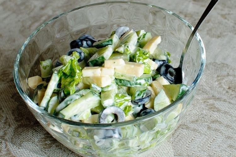 Огуречный салат с маслинами - Салаты с майонезом рецепты