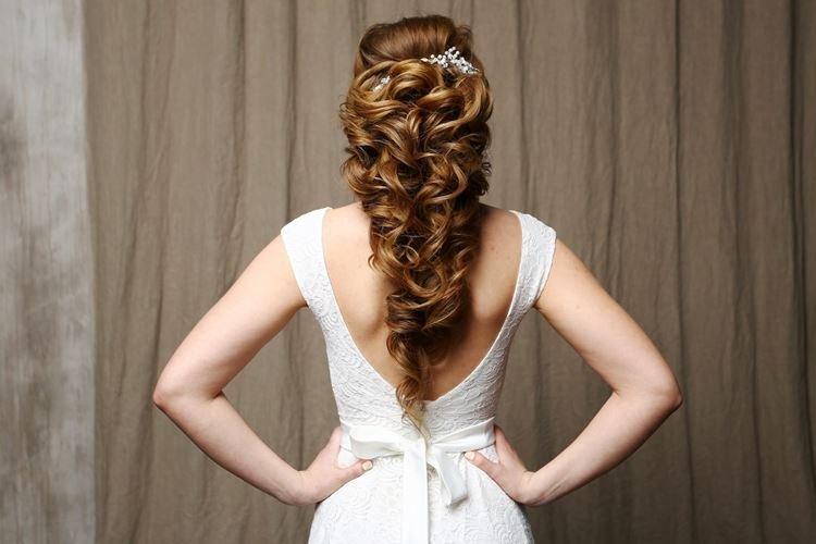Хвост - Свадебные прически на длинные волосы